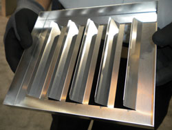 钣金加工企业如何通过引进自动化折弯成型设备降低生产成本，提高产品质量？-中山铭偌金属-钣金加工珠海机箱机柜设备外壳激光切割星空官方入口