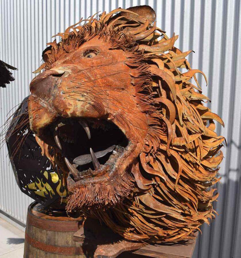 全球钣金新闻-金属制造狂：焊工制作动物的金属钣金-钣金加工珠海机箱机柜设备外壳激光切割星空官方入口