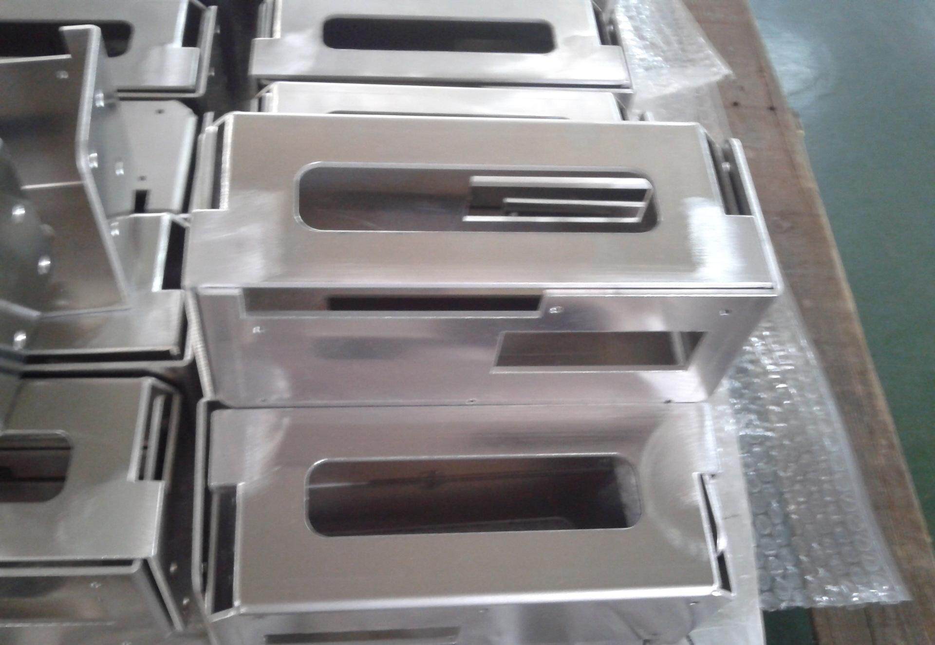 钣金加工时应如何选择材料？-钣金加工珠海机箱机柜设备外壳激光切割星空官方入口