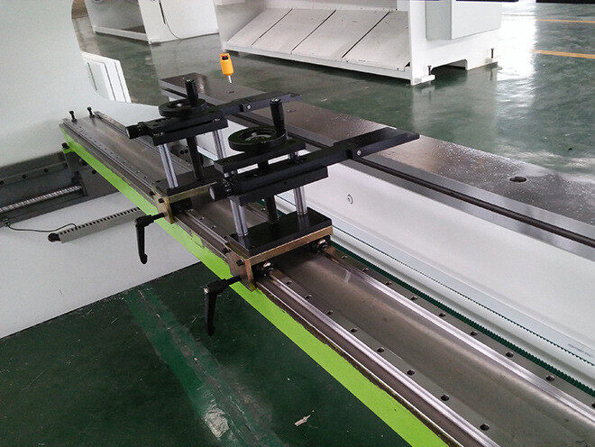 介绍钣金加工数控折弯机技巧-钣金加工珠海机箱机柜设备外壳激光切割星空官方入口